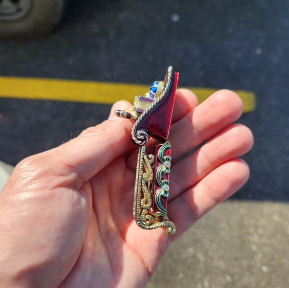 Vintage Monet Christmas Sleigh Trinket Box - Picture 11 of 12